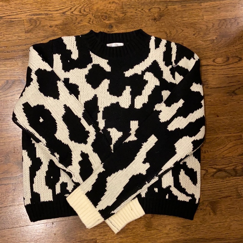 VESTIQUE SWEATER